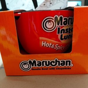 Maruchan Hot & Spicy Chicken Noodle Bowl And Chopsticks